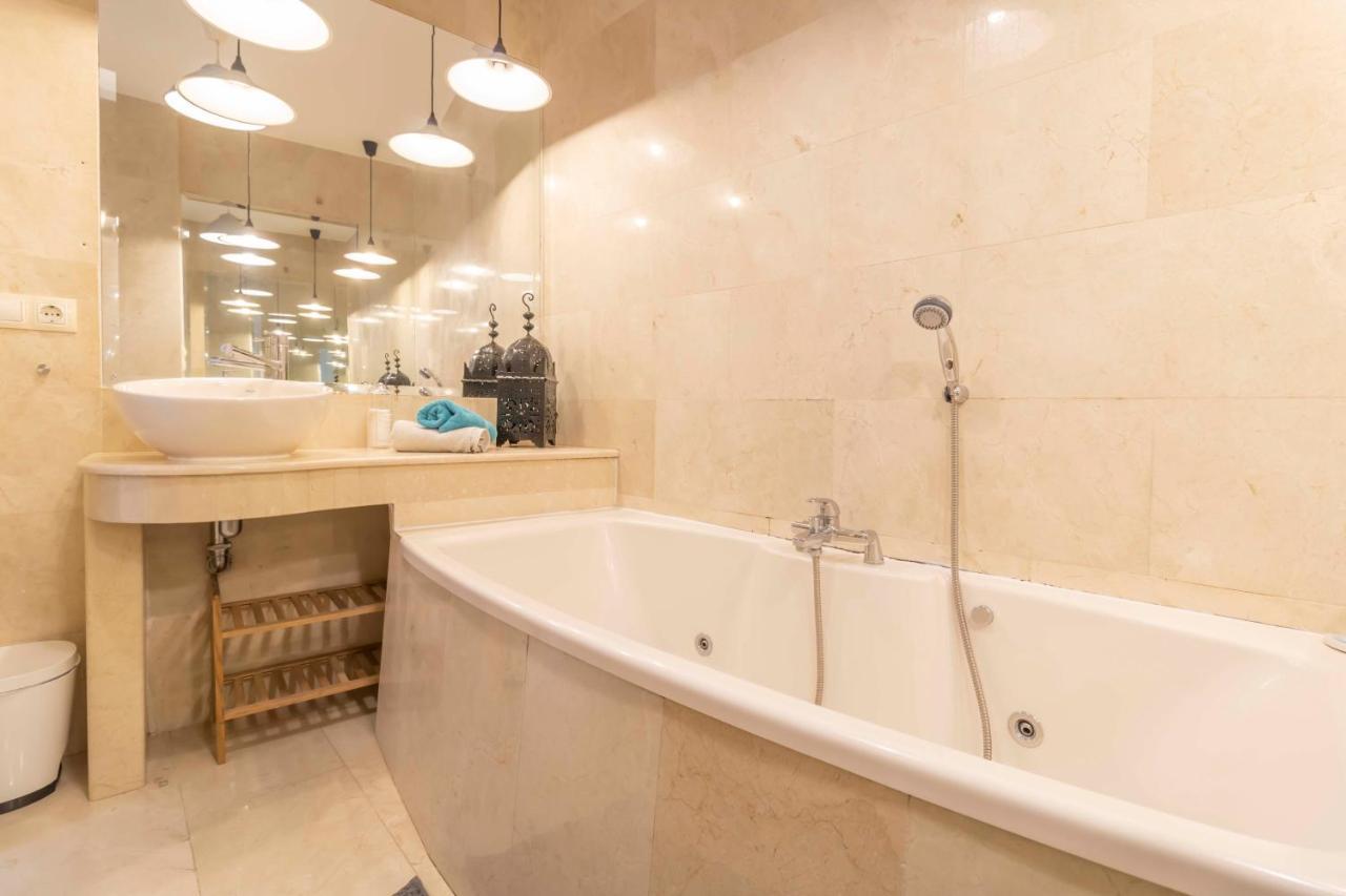 House -Rooftop&Jacuzzi -StayinСевілья Екстер'єр фото